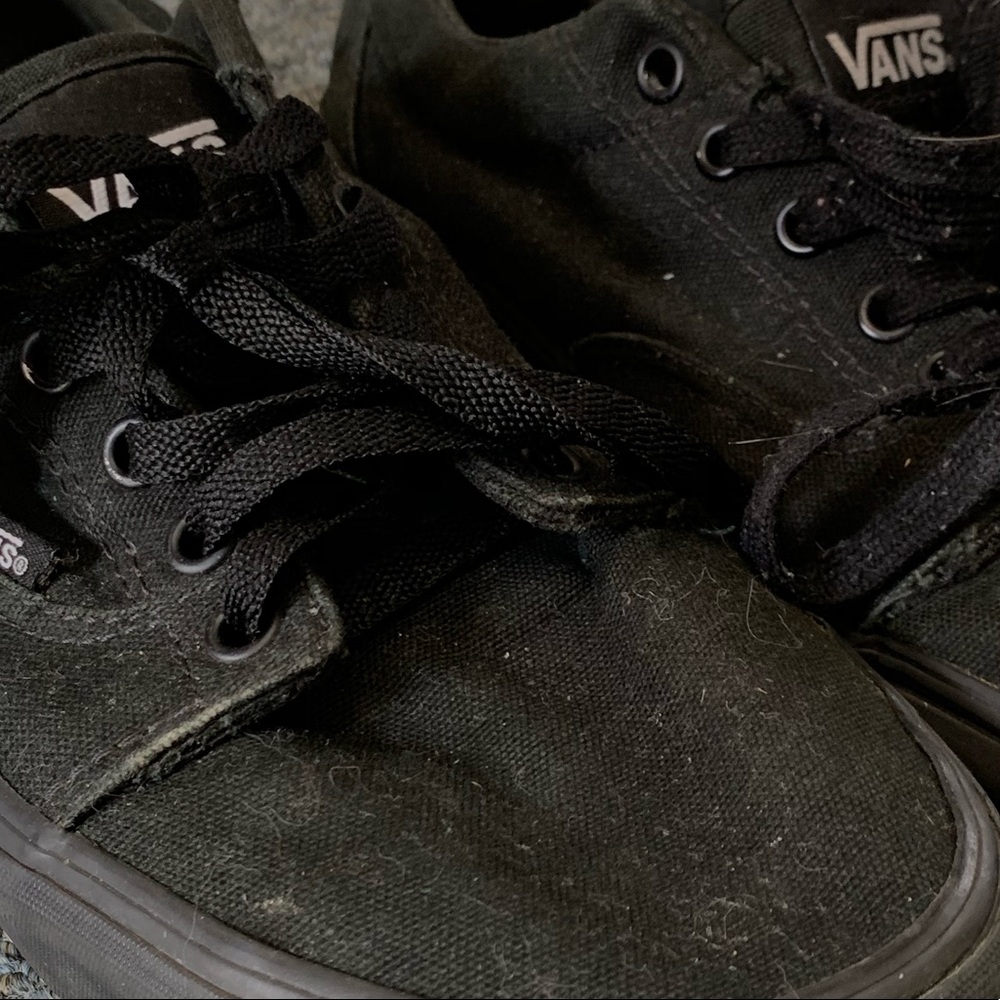 Black Vans (Laced)